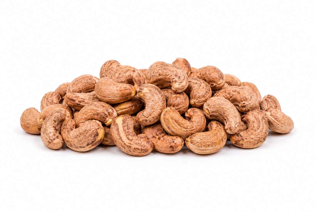 Skin Roasted Cashews – Natural Whole Cashew Nuts | Nuttylicious Pakistan
